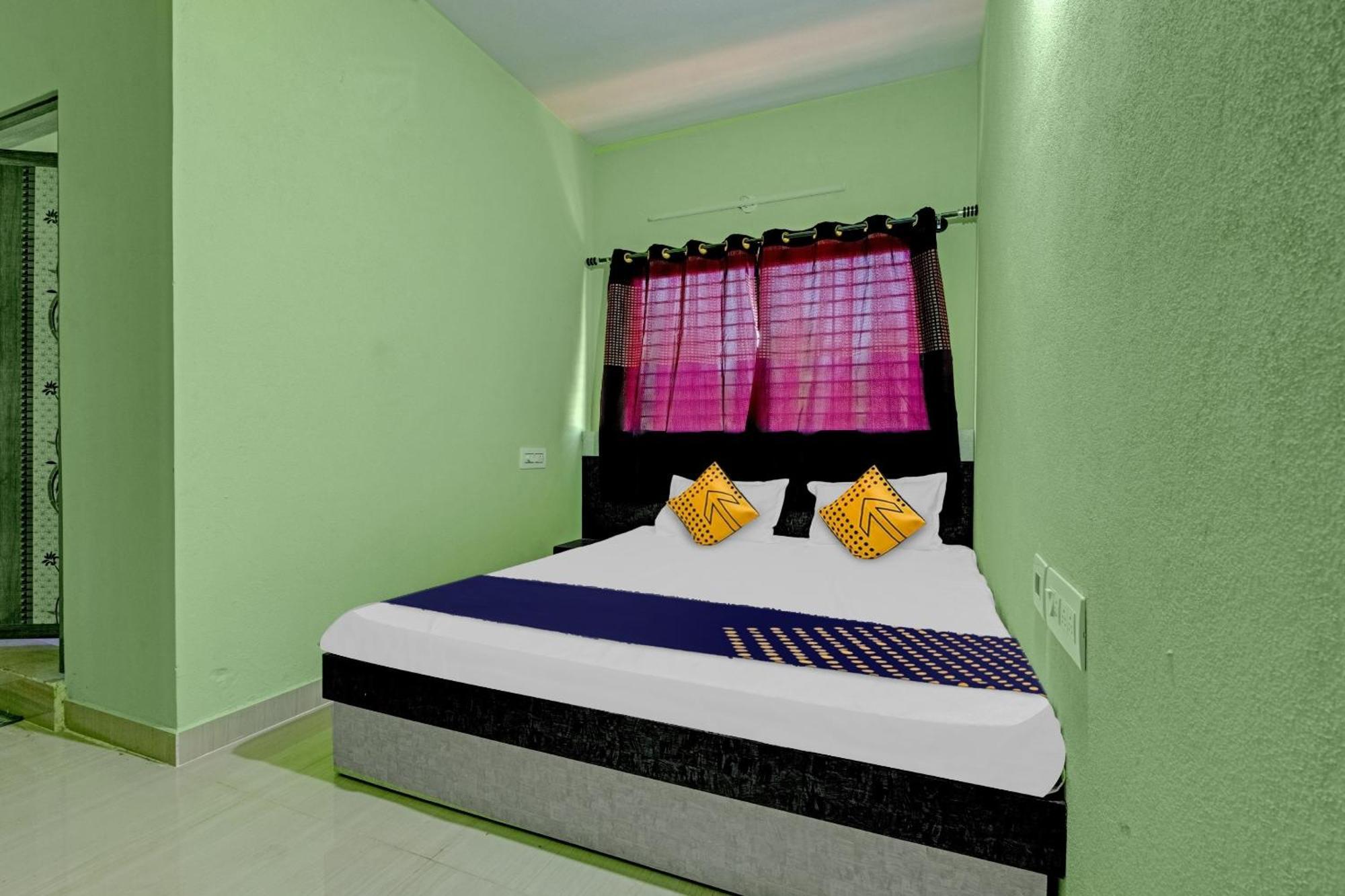 Spot On B R Comforts Krs Back Water Hotel Hosa Kannambādi Exterior photo