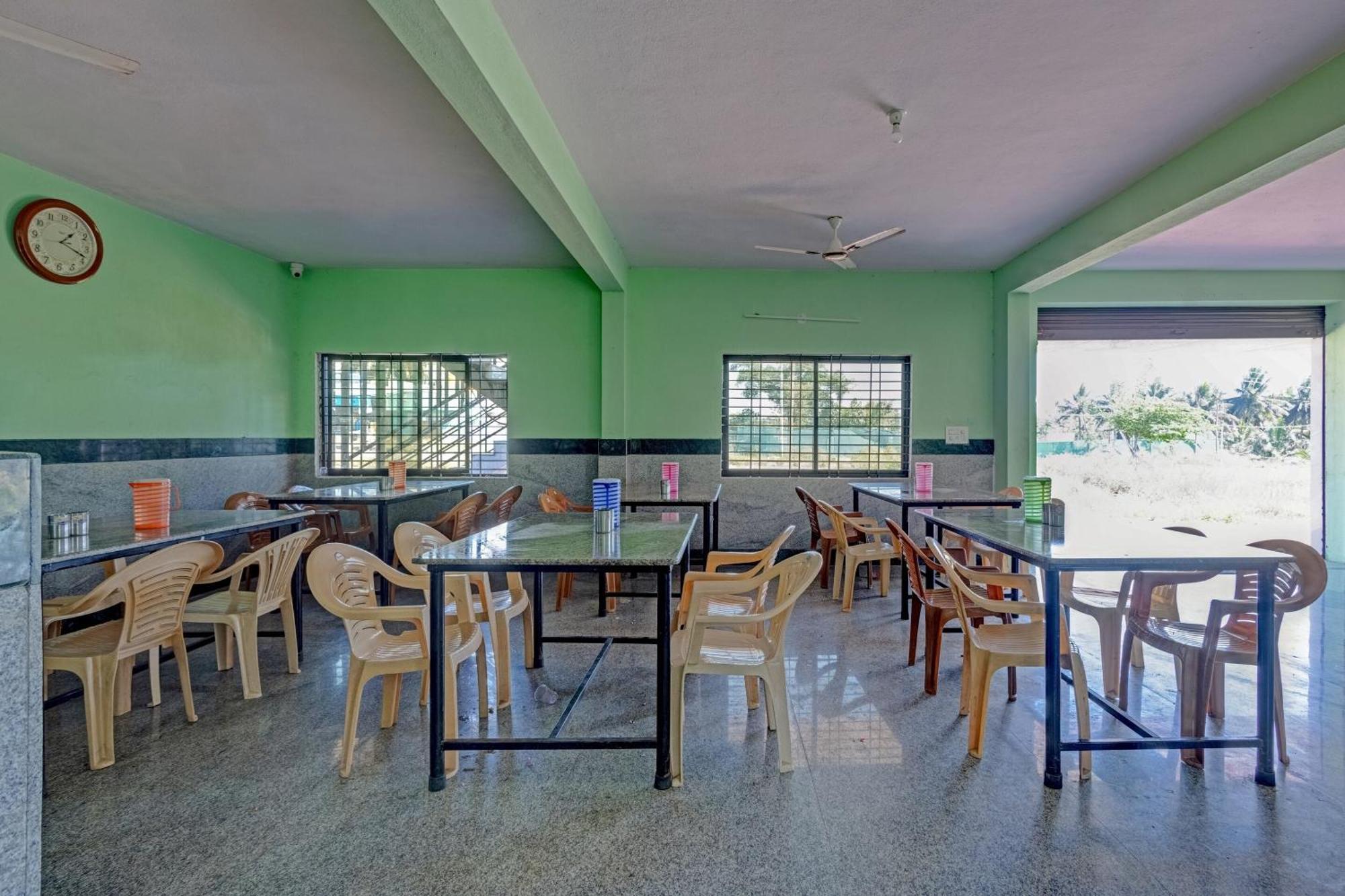 Spot On B R Comforts Krs Back Water Hotel Hosa Kannambādi Exterior photo