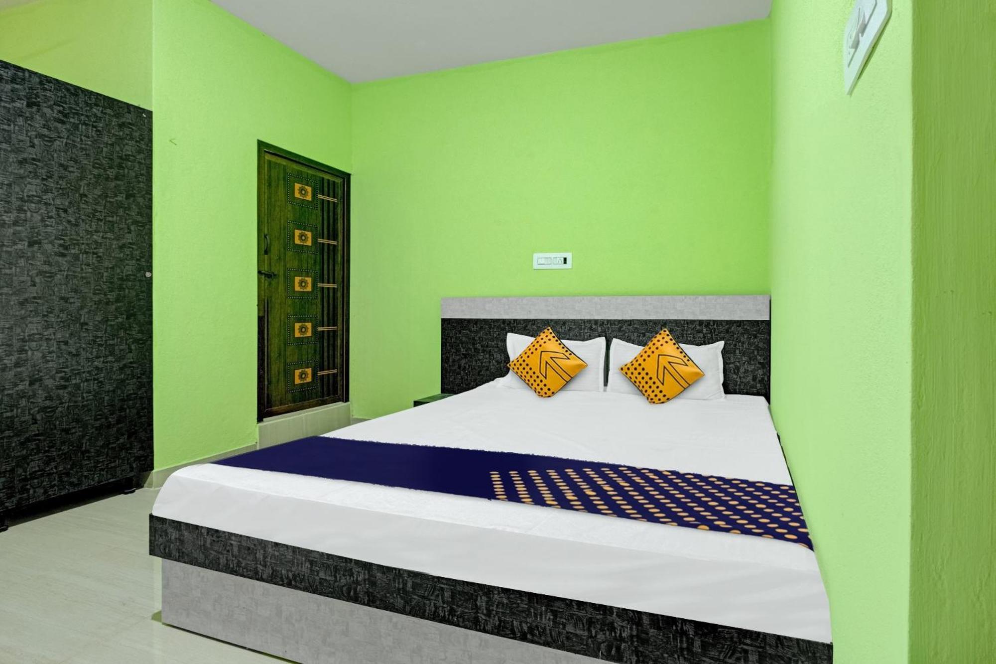 Spot On B R Comforts Krs Back Water Hotel Hosa Kannambādi Exterior photo