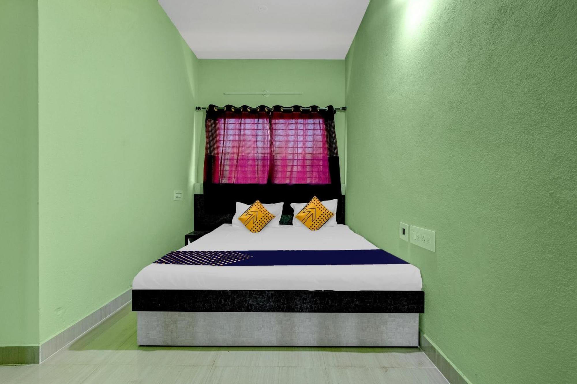 Spot On B R Comforts Krs Back Water Hotel Hosa Kannambādi Exterior photo