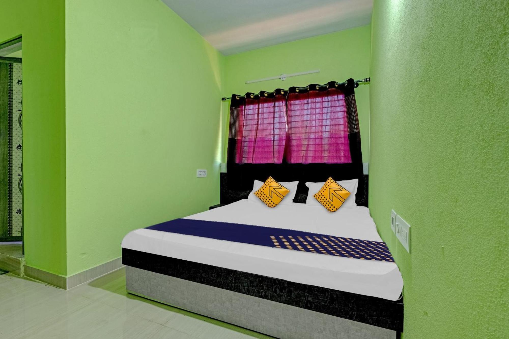 Spot On B R Comforts Krs Back Water Hotel Hosa Kannambādi Exterior photo