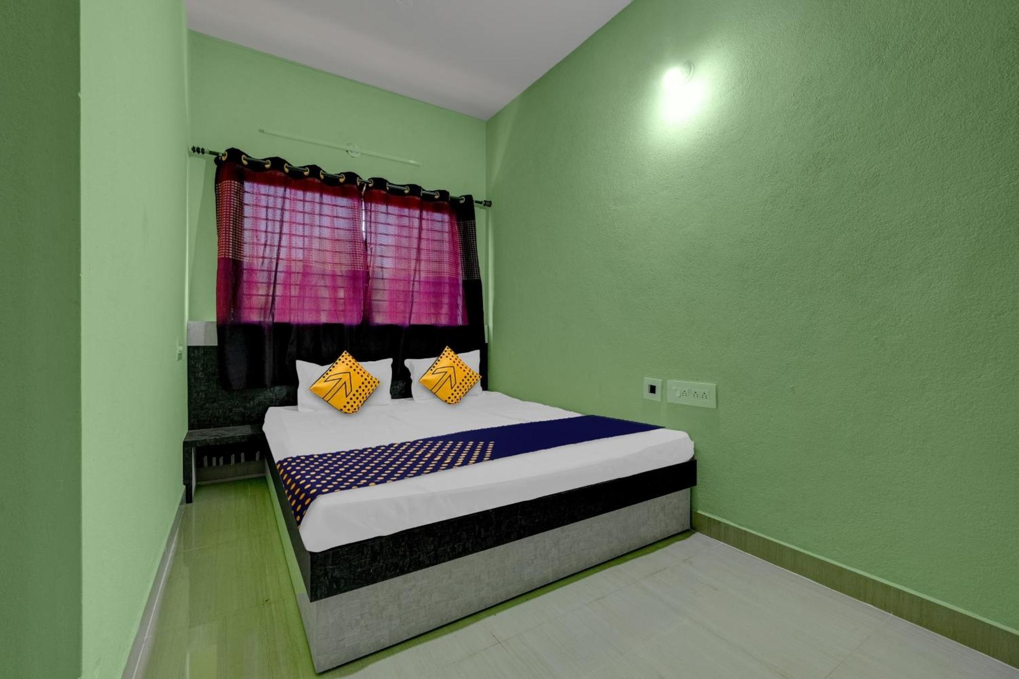 Spot On B R Comforts Krs Back Water Hotel Hosa Kannambādi Exterior photo